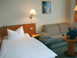 Hotel Kubrat An Der Spree Berlim
